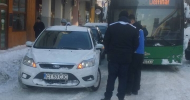 Galerie foto. Trafic blocat pe o stradă din Constanța. Autobuzele RATC nu pot înainta! - 2