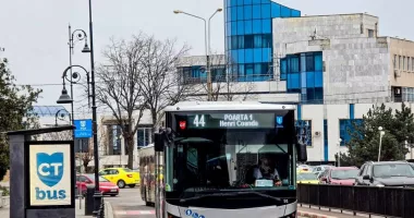 Stire din Social : Gerul a dat peste cap transportul public. Zeci de autobuze CT BUS, indisponibile