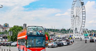 Stire din Social : Linia turistică City Tour va avea patru autobuze etajate