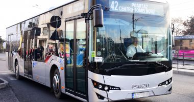 Stire din Politică-Administrație : Administrația locală anunță că autobuzele CT Bus circulă cu program de weekend, de sărbători