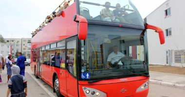 Stire din Social : Autobuzele etajate, scoase pe traseu de 1 Mai