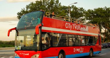 CT BUS. Autobuzele etajate îşi reduc programul, de luni