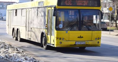 Stire din Social : Autobuzele RATC  circulă în program  de week-end,  în minivacanța  de Crăciun
