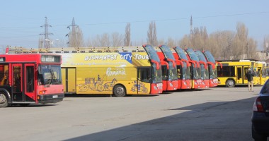 Stire din Social : Autobuzele etajate circulă la fiecare jumătate de oră