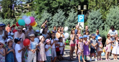"Autobuzul Dram - Drum" a pornit la drum. Ce vor face copiii până pe 19 august - 2