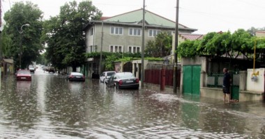 Stire din Social : Vine prăpădul! CONSTANȚA, sub COD PORTOCALIU de FURTUNI PUTERNICE și PLOI TORENȚIALE