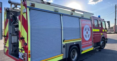 Stire din Eveniment : Explozie urmată de incendiu într-o locuință. Un bărbat a suferit arsuri grave