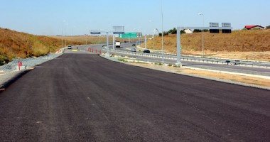 Stire din Economie : Finalizarea șoselei de centură a Constanței se amână cu un an