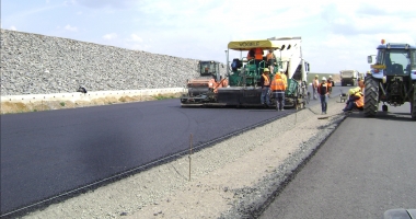 Stire din Eveniment : Șoferi, atenție! Lucrări pe Autostrada Soarelui. Traficul este restricționat