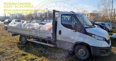 GALERIE FOTO. Autoutilitară confiscată de polițiștii locali constănțeni, pentru transport și depozitare ilegală de deșeuri - 4
