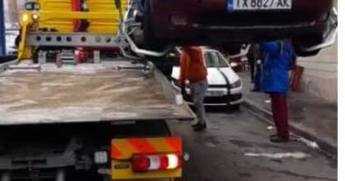 Stire din Eveniment : Continuă acțiunea de ridicare a mașinilor abandonate în Constanța