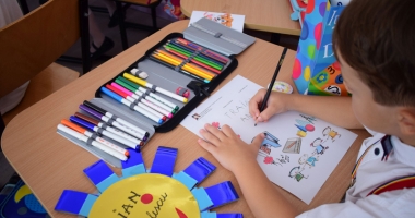 Stire din Cultură-Educație : Auxiliarele folosite la clasă, aprobate de Adunarea Generală  a Părinților