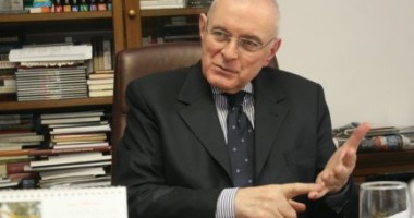 Stire din Economie : Adrian Vasilescu, BNR: Populația are dreptul la credite dar "miresele frumoase s-au cam măritat"