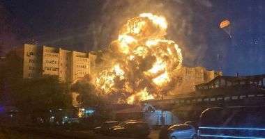 Stire din Actualitate : Aeronavele rusești cad ca muștele. Un avion de vânătoare s-a prăbușit peste o casă în Siberia
