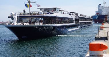 „Avalon Passion” a făcut prima escală în portul Constanța