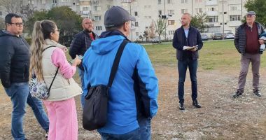Stire din Politică-Administrație : Consilierul liberal Costin Avătavului propune construirea unui parc în zona Marvimex