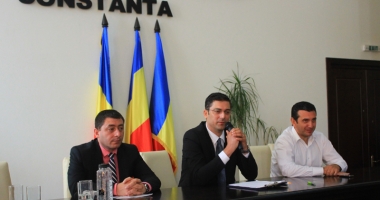 Stire din Politică-Administrație : Ce averi au Horia Țuțuianu și cei doi vicepreședinți ai CJC