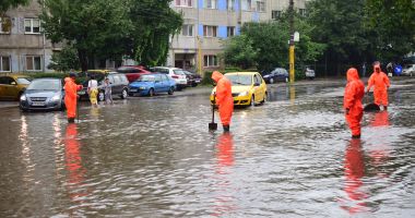 Stire din Social : AVERTIZARE METEO: ploi torenţiale, furtuni şi grindină, la Constanţa