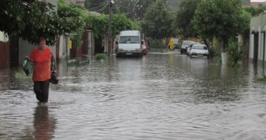 Stire din Social : ANM. Cod galben de ploi torențiale și grindină, la Constanța