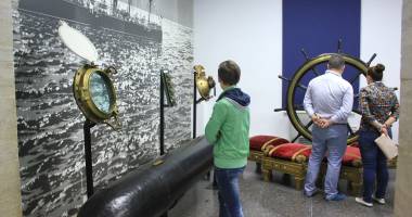 Stire din Cultură-Educație : Aviația în pictură la Muzeul Marinei