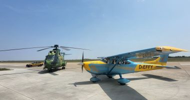 Stire din Economie : Piloţi militari, aeronave civile, paraşutişti şi baloane cu aer cald, la Black Sea Air Show 2025