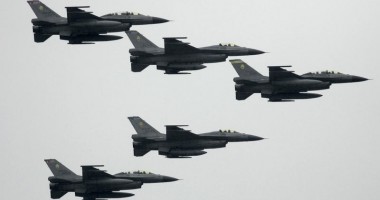 Băsescu, despre avioanele F16: "Americanii nu forțează nota pentru achiziții americane" - 2