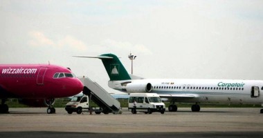 Stire din Eveniment : Aterizare de urgență la Timișoara: Unui copil din avion i s-a făcut rău