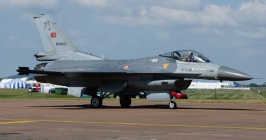 Stire din Actualitate : Turcii trimit avioane de luptă la frontiera cu Siria