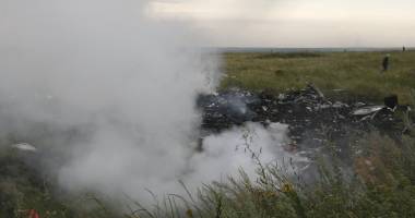 Stire din Actualitate : Cel puțin șapte oameni au murit după ce două avioane s-au prăbușit