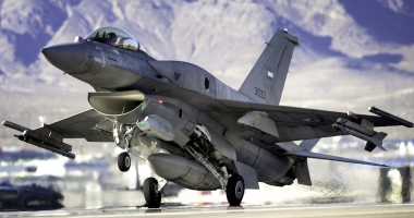 Bulgaria vrea să cumpere avioane de luptă F-16 ca ale României