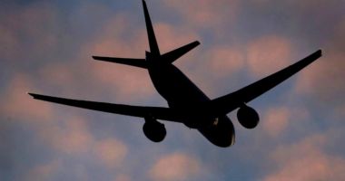 Stire din Actualitate : Un avion a aterizat la Chișinău după ce a fost întors din spațiul aerian al Ucrainei