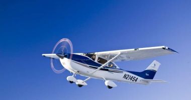 Stire din Actualitate : Un avion de mici dimensiuni, cu patru persoane la bord, a dispărut de pe radar!