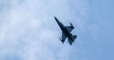 Stire din Actualitate : Alertă aeriană! Două avioane F16, ridicate la Drobeta Trunu Severin pentru a intercepta o aeronavă suspectă