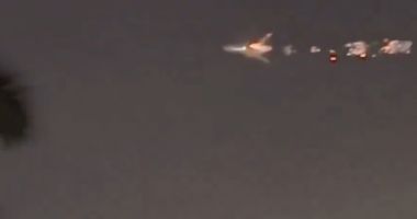 Stire din Actualitate : Un avion Boeing a luat foc în aer. Flăcările au cuprins o parte a aeronavei