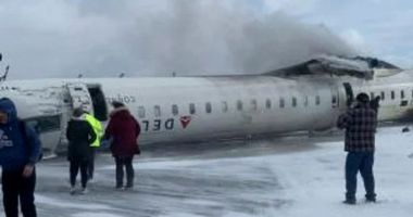 Stire din Actualitate : 18 pasageri au fost răniți după ce o aeronavă a ratat aterizarea și s-a răsturnat
