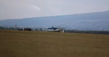 Stire din Eveniment : Un avion de mici dimensiuni s-a prăbușit pe Aerodromul Spătaru