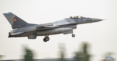 Stire din Eveniment : Nu-i de speriat! Forțele Aeriene Române execută zboruri la înălțimi mici