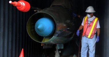 Stire din Actualitate : Două avioane MiG, găsite la bordul unei nave nord-coreene