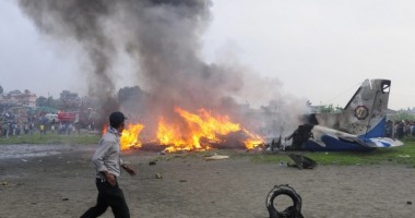 Stire din Actualitate : ACCIDENT AVIATIC în Nepal: Un avion s-a prăbușit lângă Katmandu, provocând moartea celor 19 persoane aflate la bord