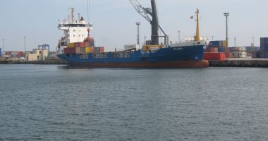 Stire din Economie : 63 de nave și-au anunțat sosirea în porturile maritime românești