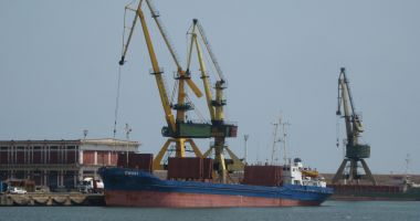 Stire din Economie : 72 de nave și-au anunțat sosirea în porturile maritime românești