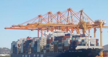 Stire din Economie : 96 de nave și-au anunțat sosirea în porturile maritime românești