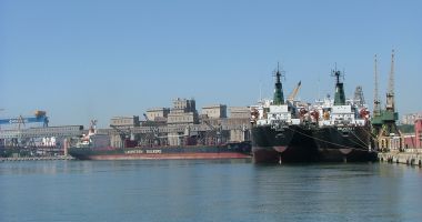 Stire din Economie : 57 de nave și-au anunțat sosirea în porturile maritime românești