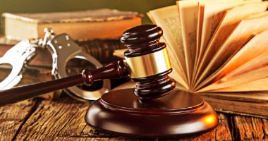 Stire din Eveniment : Avocat constănțean, trimis în judecată pentru trafic de influență