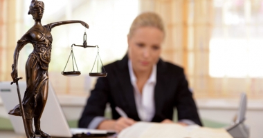 Stire din Eveniment : Avocat constănțean trimis în judecată de DNA pentru trafic de influență și favorizarea făptuitorului