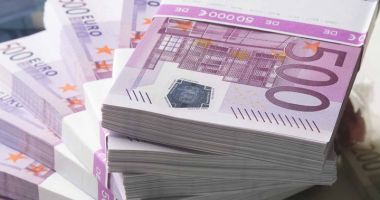 Stire din Eveniment : Avocata acuzată că ar fi vrut să plătească mii de euro pentru a omorî trei persoane, trimisă în judecată