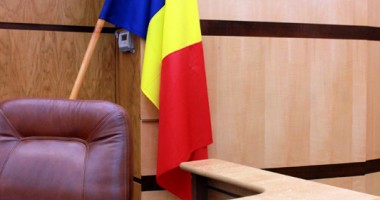 Stire din Eveniment : În ce condiții poate fi exclus un avocat din Barou