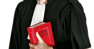 Stire din Eveniment : Avocații  au scăpat  de amenzi  de zece ori mai mari  ca în prezent