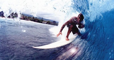 Stire din Diverse : Un surfer american a plutit pe cel mai înalt val din lume