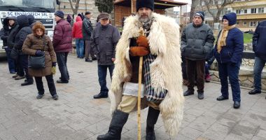 GALERIE FOTO! Sute de oameni la slujba de Bobotează! - 8